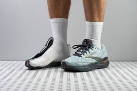 Best Shoes for Flat Feet and Plantar Fasciitis