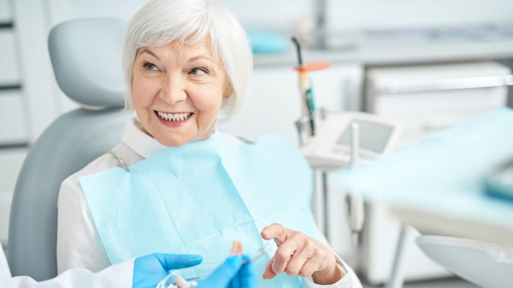 Tips for Maintaining Oral Health Between Visits to the Dental Clinic Tips for Maintaining Oral Health Between Visits to the Dental Clinic